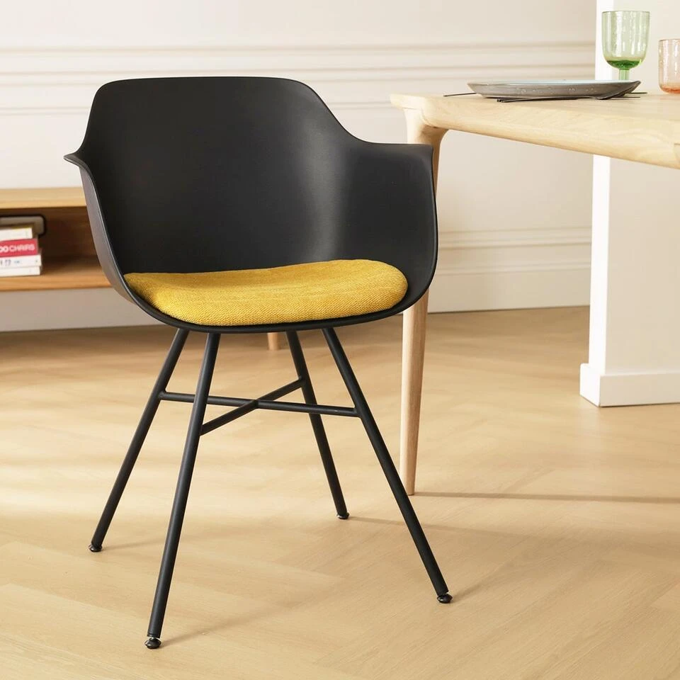 Nolon Noa-Liz Eetkamerstoel Zwart - Okergeel Kussen - Zwarte Poten 4 Nolon Noa-Liz Eetkamerstoel Zwart - Okergeel Kussen - Zwarte Poten - Afbeelding 2
