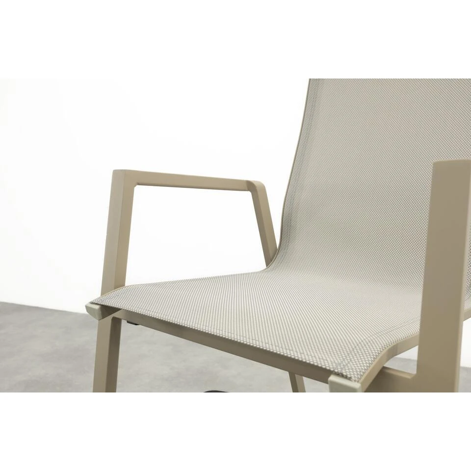 VDG Atmos Stapelbare Tuinstoel - Latte 7 VDG Atmos Stapelbare Tuinstoel - Latte - Afbeelding 5