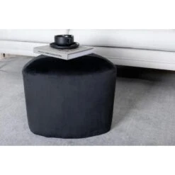 Svea - Troy Poef - Velvet - Zwart -Meubelpromotie b9166865cc424e8ba39a108f753cb694
