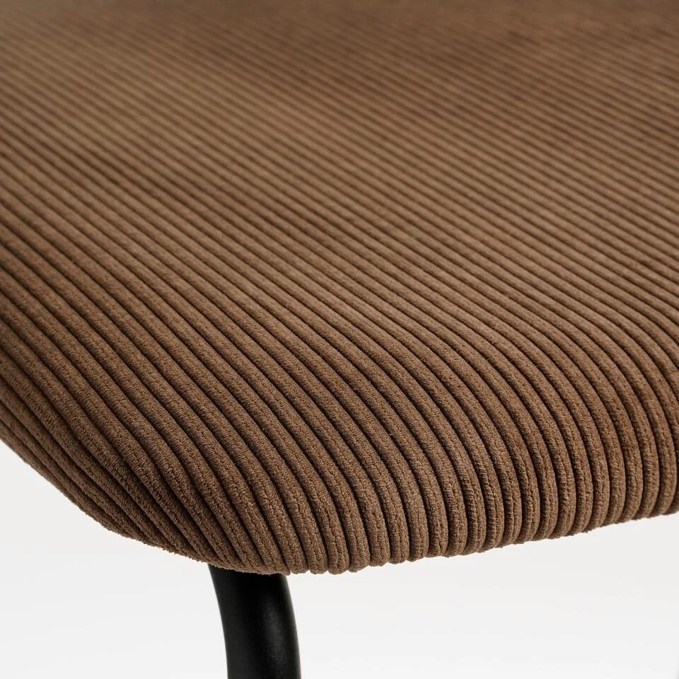 Mica Decorations Nanet Barkruk - H91 Cm - Velvet - Donkerbruin 5 Mica Decorations Nanet Barkruk - H91 Cm - Velvet - Donkerbruin - Afbeelding 3